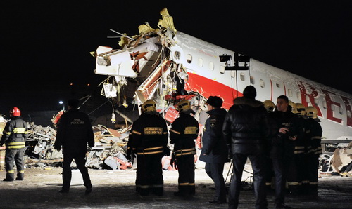 Máy bay trật đường băng tại Nga, bốn người chết