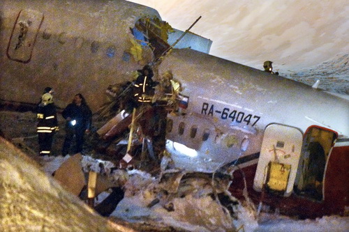 Máy bay trật đường băng tại Nga, bốn người chết