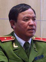 Thiếu tướng Trần Văn Vệ: Sửa CMND mới, đơn giản !
