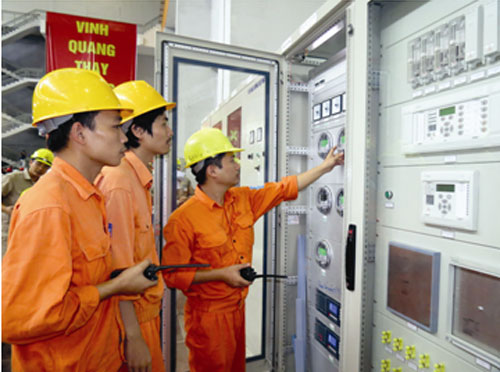 Kỹ sư trẻ vận hành thủy điện lớn nhất Việt Nam 1