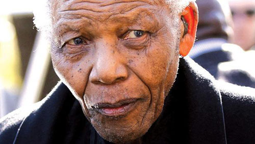 Dân Nam Phi cầu an cho lãnh tụ Nelson Mandela