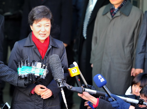 Bầu cử Hàn Quốc: Con gái Park Chung-hee chiếm ưu thế