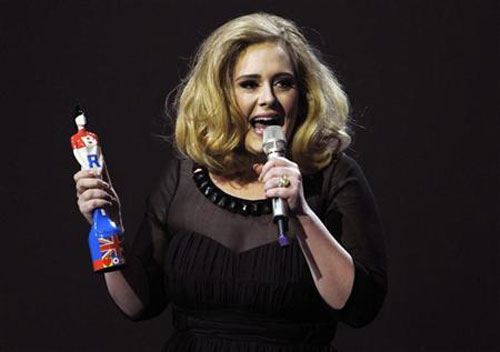 Album 21 của Adele bán chạy nhất iTunes Mỹ năm 2012