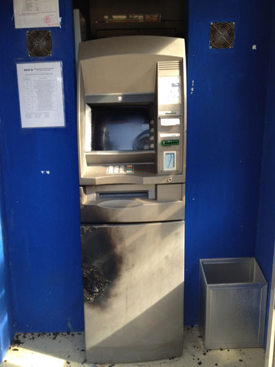 Cắt trộm máy ATM
