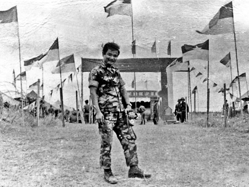 phóng viên chiến trường của AP năm 1972 - Trần Văn Ba
