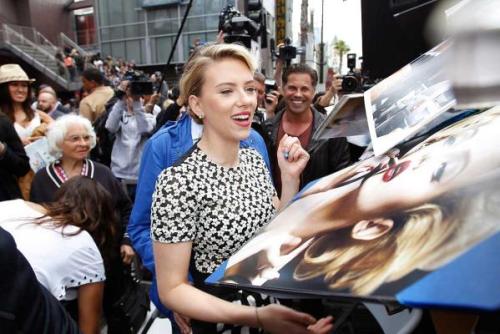 Scarlett Johansson giao lưu với khán giả trong buổi lễ