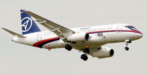 Chiếc SSJ-100 bay trình diễn tại Hội chợ hàng không Paris năm 2009