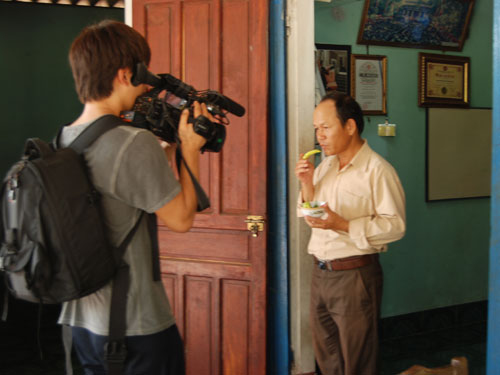 Truyền hình Hàn Quốc làm phim về hai kỷ lục gia ớt nd