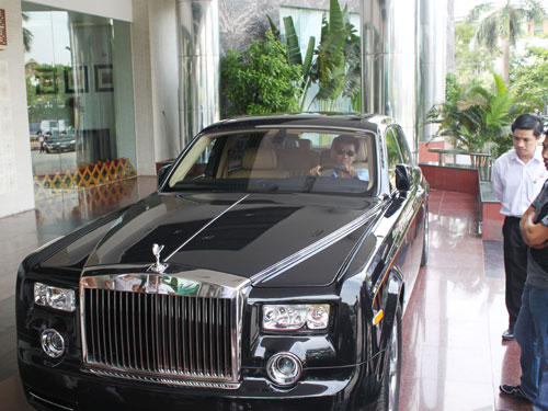 Chiếc Rolls-Royce Phantom phiên bản rồng có mặt tại Hà Tĩnh 4