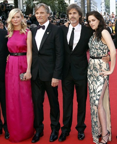 Kristen Stewart “khoe sắc” trên thảm đỏ Cannes 2012  - 5