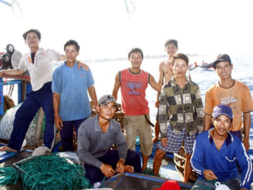Cùng ngư dân trẻ đánh cá giữa Trường Sa - nd