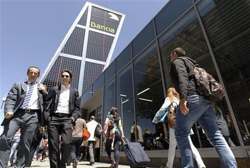 Ba ngân hàng Tây Ban Nha sát nhập vì nợ xấu BĐS cao
