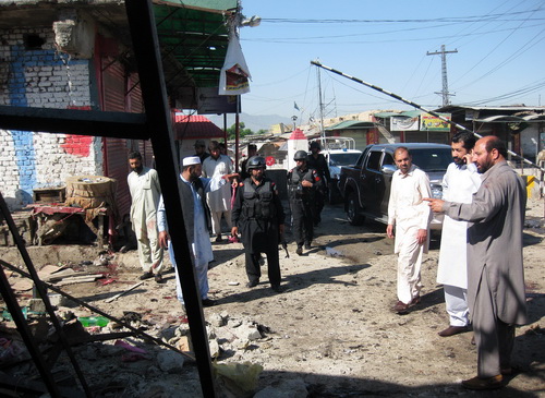 Hiện trường vụ đánh bom tự sát tại Pakistan hôm 4.5