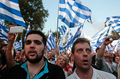 Người dân Hy Lạp đang quay lại ủng hộ gói viện trợ tài chính từ EU