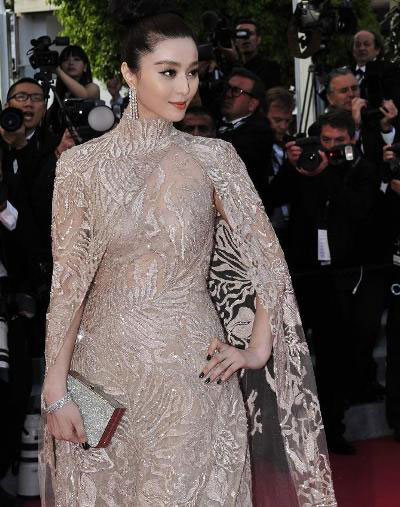 “Tứ đại mỹ nhân” rực rỡ trên thảm đỏ Cannes 2012 2