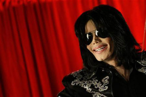Bán đấu giá trang phục Michael Jackson