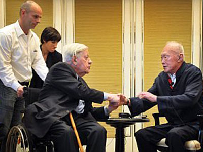 Lý Quang Diệu, Helmut Schmidt viết sách chung