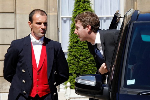 Mark Zuckerberg đến điện Elysee gặp Tổng thống Pháp Nicolas Sarkozy 
