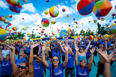 Hàng ngàn người đã tham gia vào kỷ lục này tại công viên giải trí Legoland 