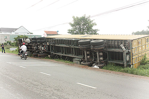 Container lật nhào