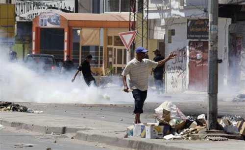 Tunisia ban bố lệnh giới nghiêm vì bạo động