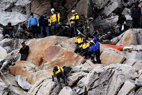 Peru tìm thấy 14 thi thể trong vụ rơi trực thăng