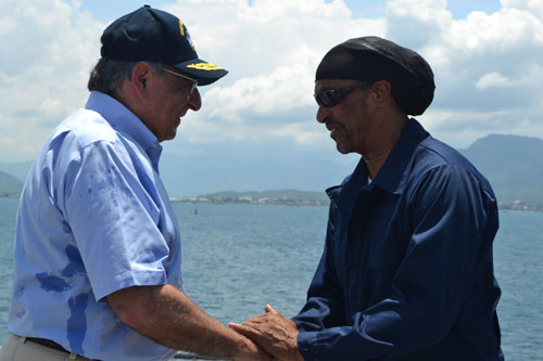 Bộ trưởng Quốc phòng Mỹ Leon Panetta thăm vịnh Cam Ranh - 11