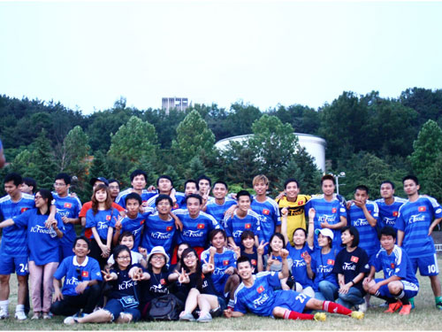 Sôi nổi ngày hội bóng đá của du học sinh Việt Nam tại Hàn Quốc - 2