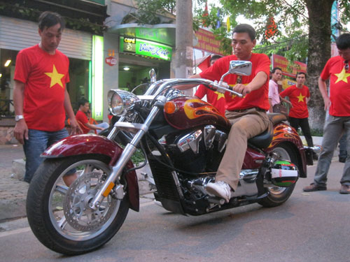 Dàn xe mô tô "khủng long" diễu hành tại carnaval Hải Phòng - 5