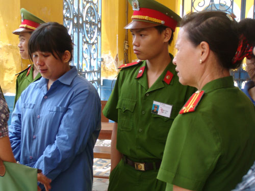 Nữ sinh Thái Lan lĩnh án tử hình vì vận chuyển ma túy