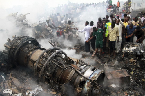 Vụ cháy máy bay tại Nigeria 7a