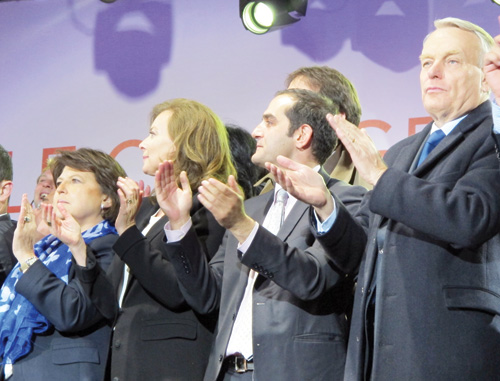 Thủ tướng Jean-Marc Ayrault (bìa phải) cùng các lãnh đạo cấp cao của đảng Xã hội phải vượt qua nhiều thách thức lớn - Ảnh: Lan Chi