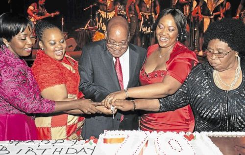 Tổng thống Nam Phi mừng sinh nhật với bốn bà vợ