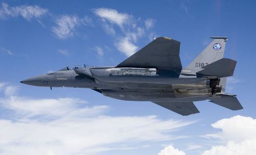 Máy bay tiêm kích F-15 - Ảnh: Reuters