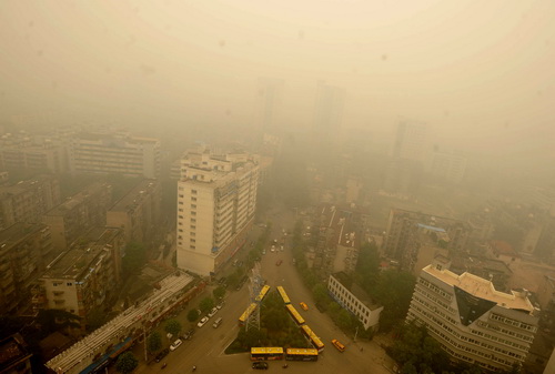 Thành phố Trung Quốc chìm trong màn sương bí ẩn