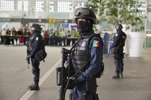 Nổ súng tại sân bay ở Mexico, ba cảnh sát thiệt mạng