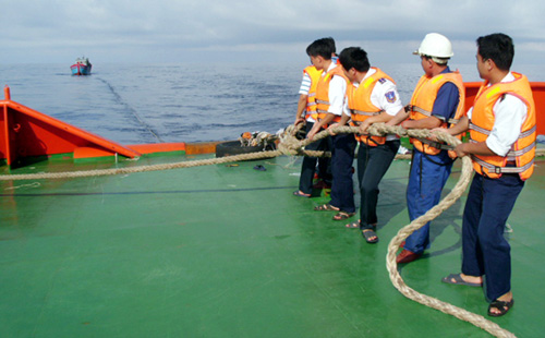 cán bộ chiến sĩ tàu CS-B9002 đã thực hiện 3 chuyến cứu nạn tàu cá ngư dân