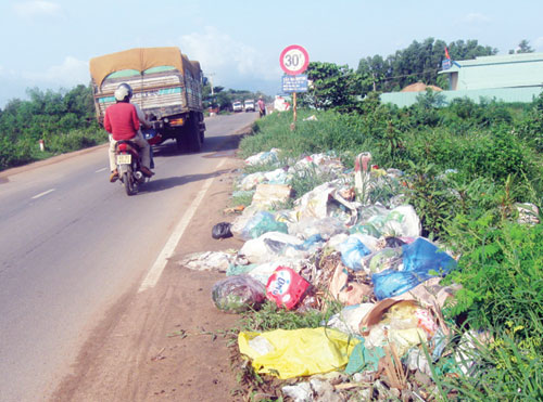 Rác tại vùng giáp ranh