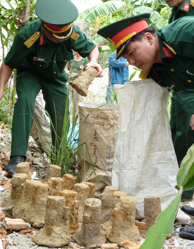 Mìn "lạ" trong nhà dân 2