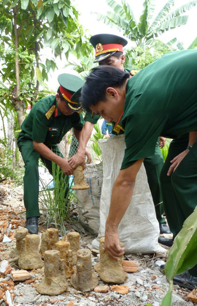 Mìn "lạ" trong nhà dân 3