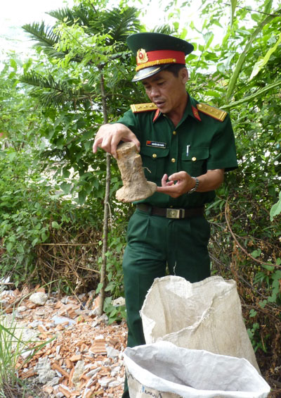 Mìn "lạ" trong nhà dân 6