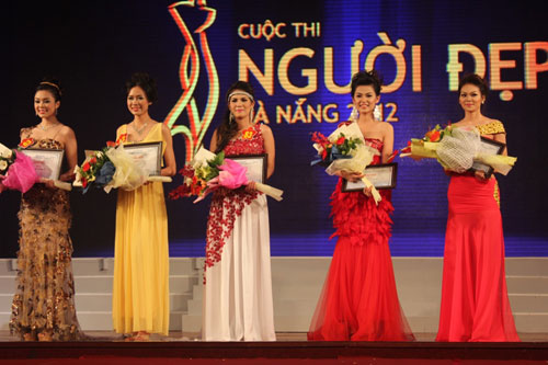 Cuộc thi Người đẹp Đà Nẵng 2012: Vẻ đẹp trí tuệ lên ngôi 27