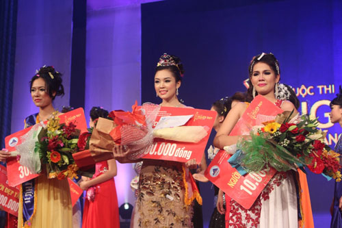 Cuộc thi Người đẹp Đà Nẵng 2012: Vẻ đẹp trí tuệ lên ngôi 30