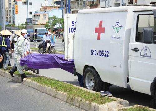 Phát hiện thi thể trôi trên kênh Tàu Hủ 2