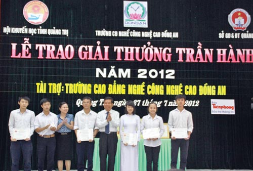 Trao học bổng 28.7.2012