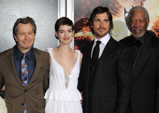 Gary Oldman, Anne Hathaway, Christian Bale và Morgan Freeman (từ trái sang phải) tại buổi chiếu phim buổi chiếu phim Người Dơi 3 ở New York Mỹ ngày 16.7 - Ảnh: AFP