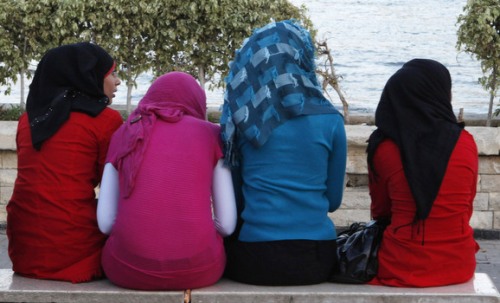 Nhiều cô gái vị thành niên Ai Cập bị lừa vào các đường dây mại dâm dưới hình thức vợ "mùa hè" - Ảnh: Reuters