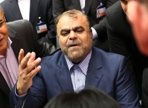 Bộ Trưởng Dầu mỏ Iran Rostam Qasemi trả lời phóng vấn - Ảnh: AFP 
