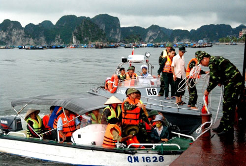 Quảng Ninh: Diễn tập cứu hộ, cứu nạn trên biển trong mưa lớn 3