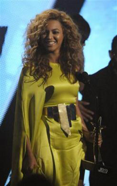 Beyoncé và Chris Brown lên ngôi BET Awards 2